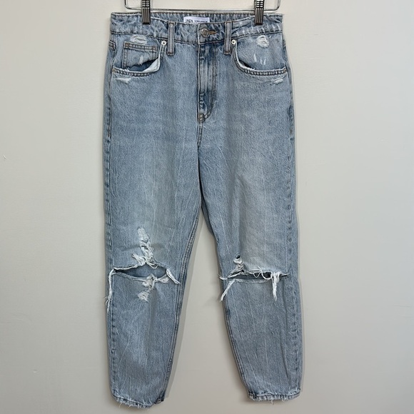 Zara High Waisted Mom Jeans Ripped Knee Straight Leg Size 4 - Picture 2 of 6